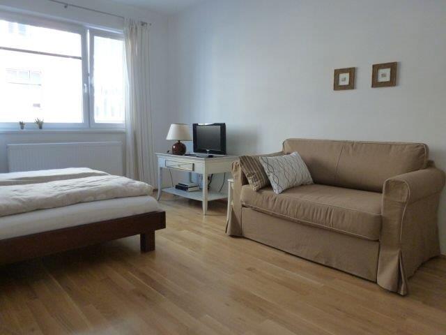 U3/U6, nettes, möbliertes all-inklusive Apartment