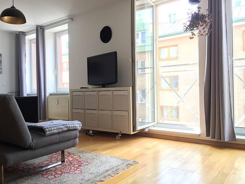 Möblierte 40 m² Neubauwohnung - neue Küche & Boden - Top Lage im 5. Bezirk