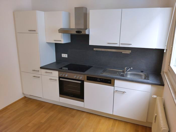Ruhiger 2 ZIMMER-NEUBAU + Balkon 4,5m² + extra Küche möbliert mit Fenster + Bad mit Dusche + extra WC + Lift + neben ÖGK bzw. nähe Jakominiplatz!