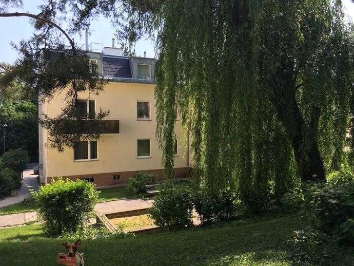4 Zimmer Wohnung In Wien 1130 Sanierungsbedurftige Eigentumswohnung In Absoluter Grunruhelage Flatbee At