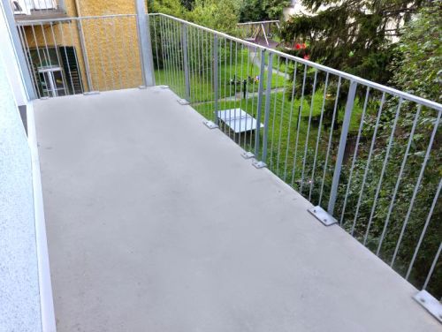 LEND: 3 ZIMMER-Altbau + ruhiger Balkon 12m² + Einbauküche + Bad mit Dusche + extra WC + Lift + beim Hauptbahnhof bzw. nähe FH-Joanneum!
