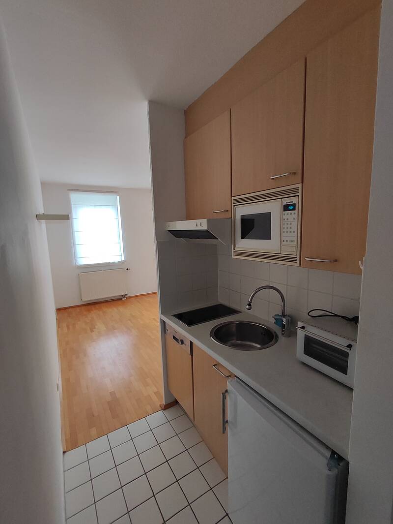 Helle Einzimmerwohnung mit Garten und U4 top Anbindung!