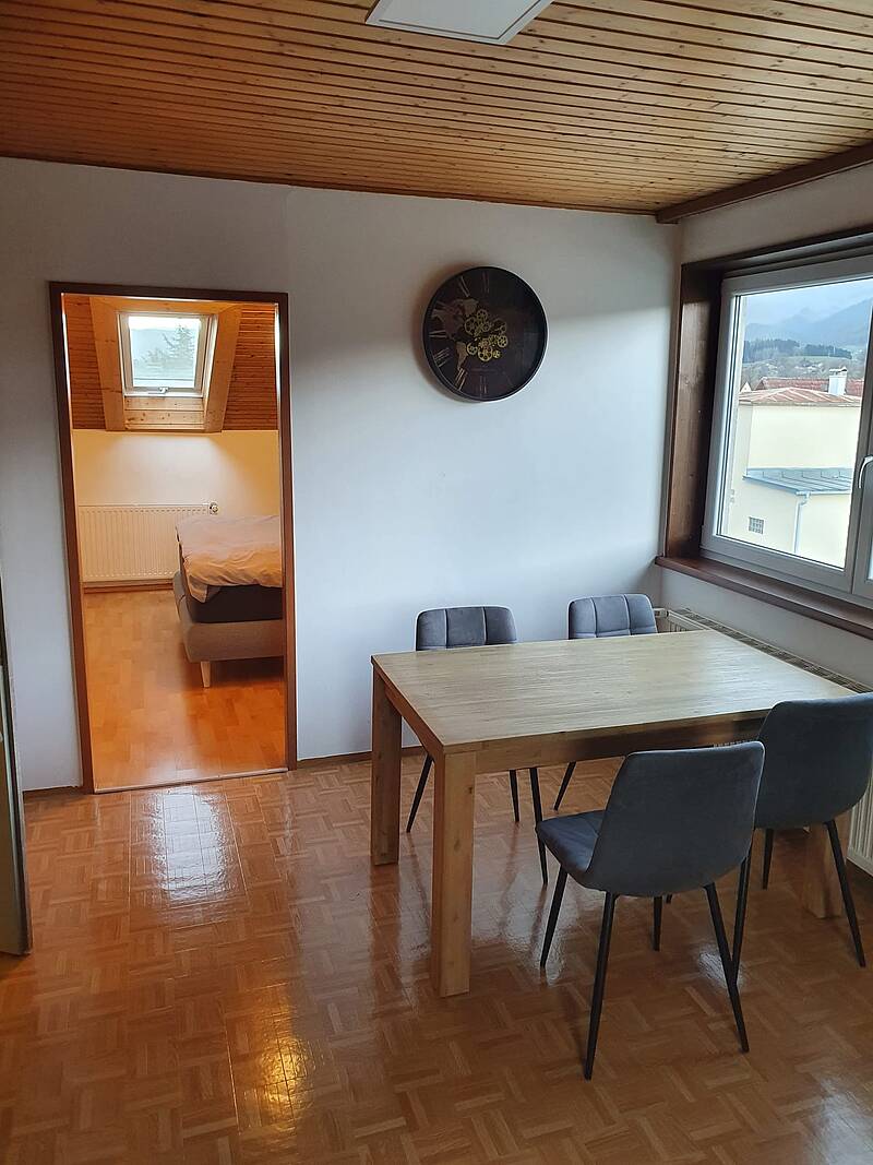 2 Zimmer Studentenwohnung teilmöbliert  53m²