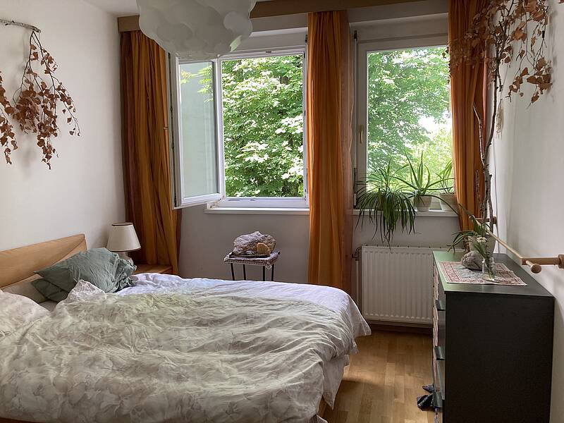 Ruheoase 1190 Wien - Möblierte 70 m²/ 2 Zimmer Wohnung mit Balkon, Sauna, Gartenblick (6-18 Monate) - Kühl im Sommer, Warm im Winter, hochwertige Vollholzmöbel